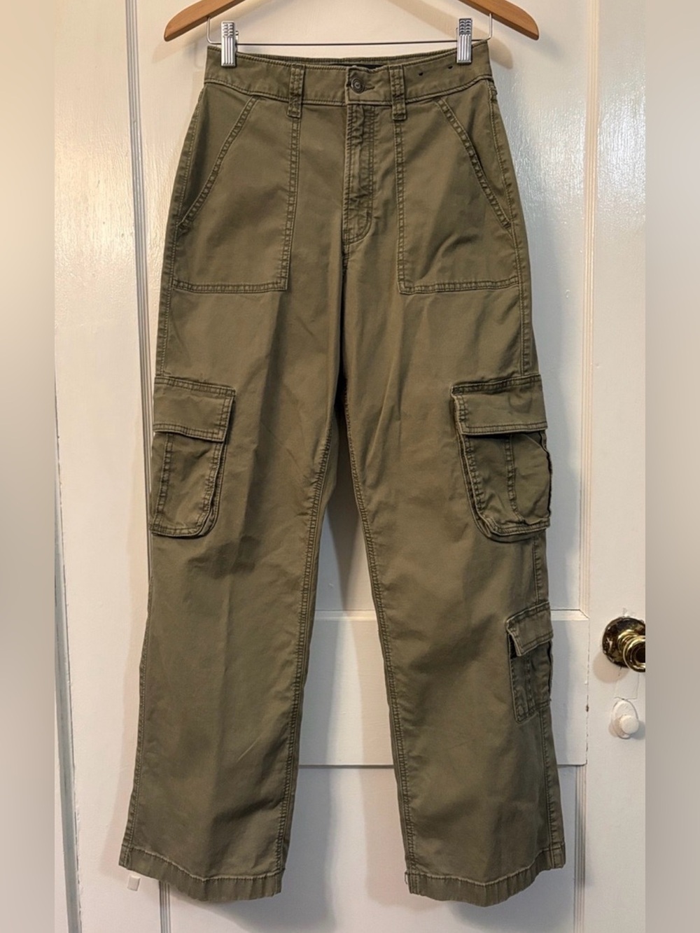 Hollister Ultra High-Rise Baggy Cargo Pants Olive Green 4Regular